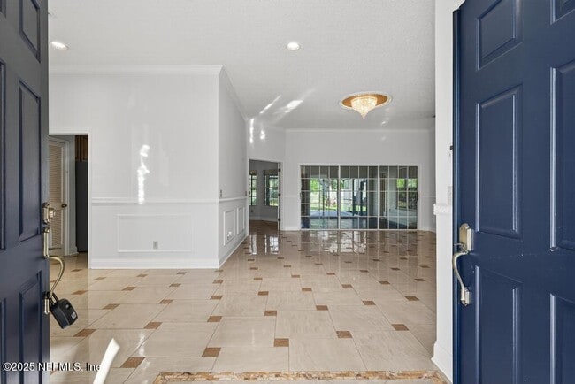 Building Photo - 4851 Jaybird Cir N