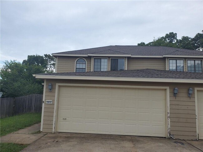 Building Photo - 2932 E Sterling Ct