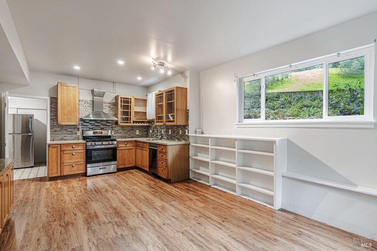 Foto principal - 153 Willow Ave