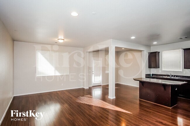 Foto del edificio - 121 Country River Ave