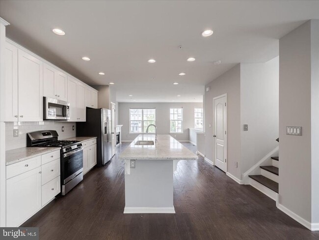 Building Photo - 2305 Maci's Cir