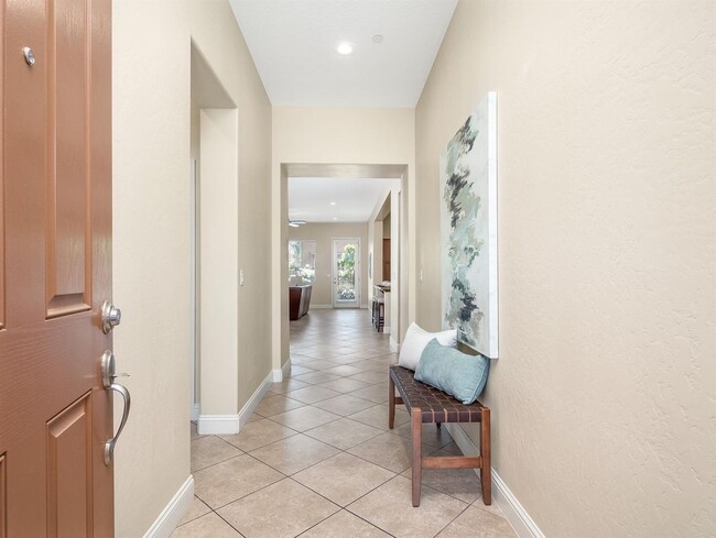 Building Photo - FULLY FURNISHED Clovis North 4/3