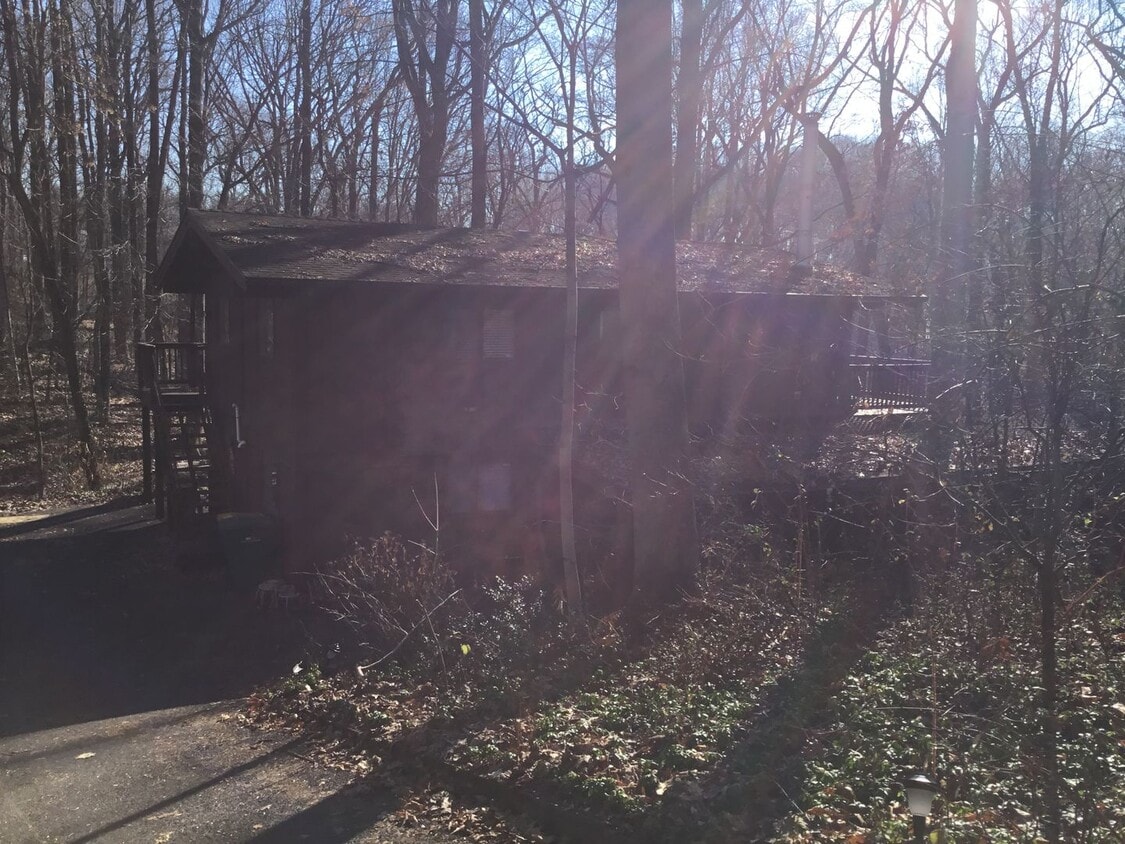 Primary Photo - 850 Twin Oaks Dr
