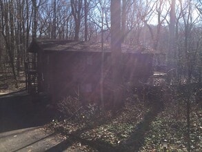 Building Photo - 850 Twin Oaks Dr