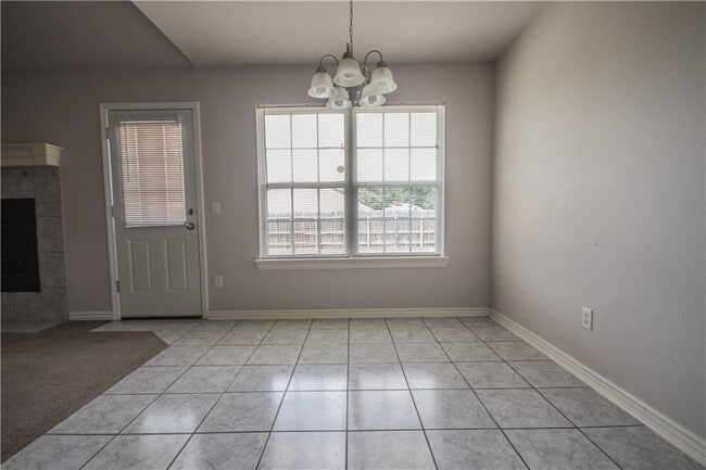 Foto del edificio - 325 Washburn Dr