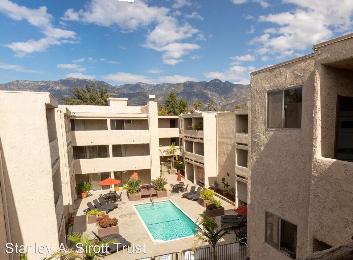 Primary Photo - 1 br, 1 bath Apartment - 2330 E. Del Mar B...