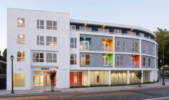Building Photo - 10920 MacArthur Blvd