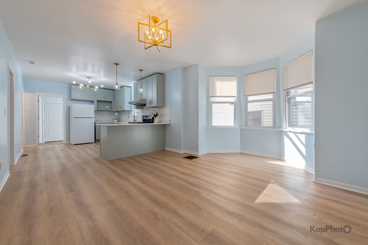 Foto principal - 2821 S Emerald Ave