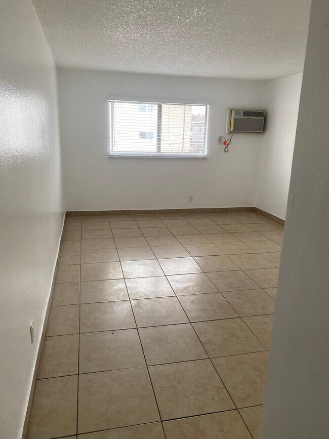 Building Photo - 15236 Nordhoff St