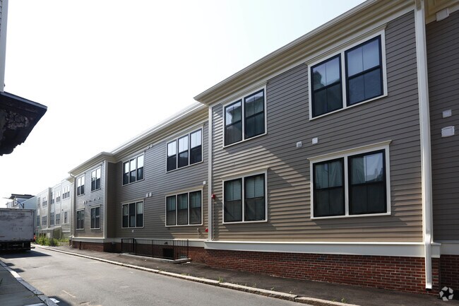 Building Photo - 135 Athens St