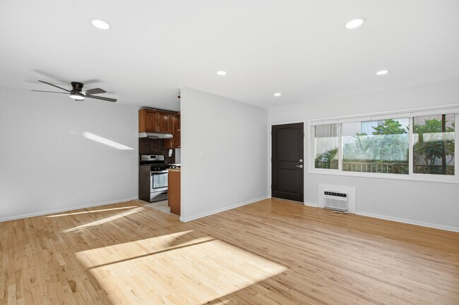 Foto del edificio - 14616 Magnolia Blvd