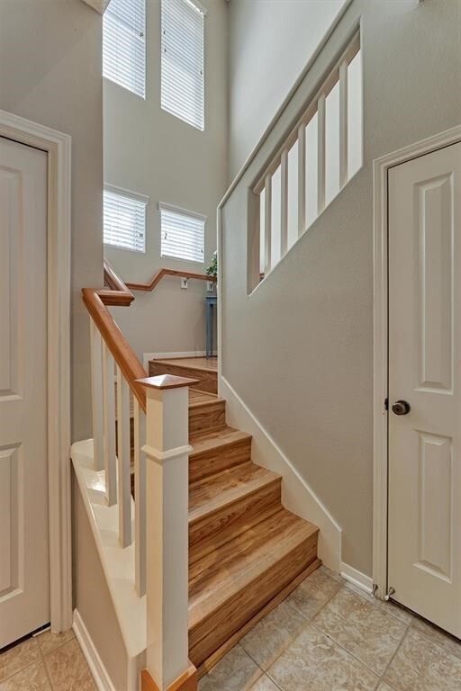 Building Photo - 87 Woodlily Pl