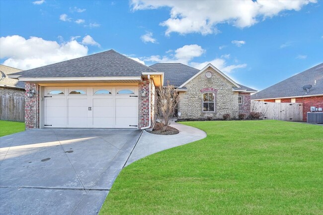 Building Photo - 3705 NE Willow Way