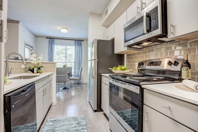 Building Photo - Hilltop at Shavano