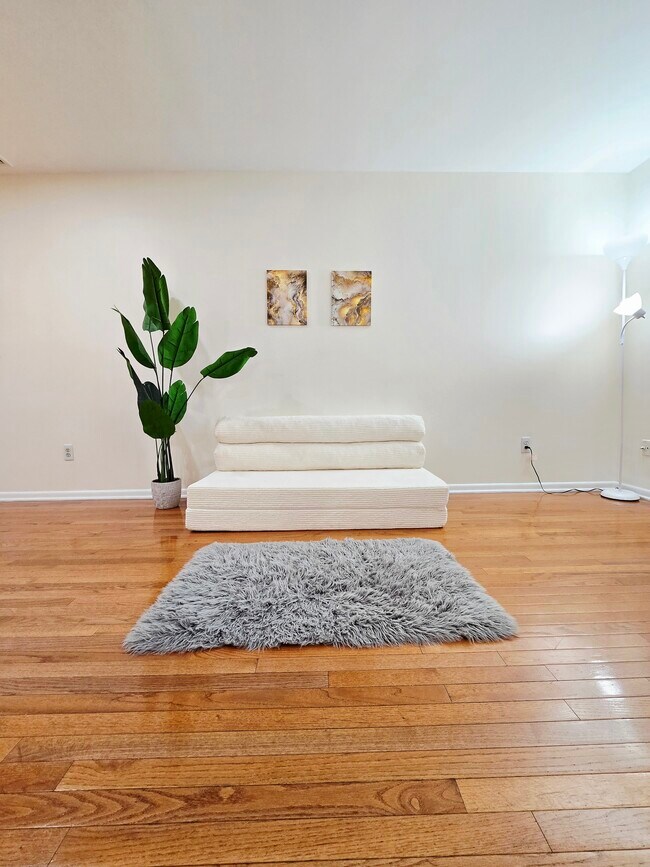 Foto del edificio - 821 Creek Ct