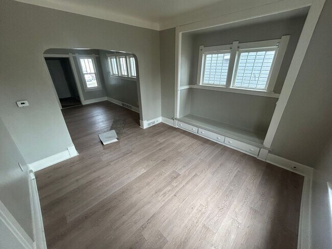 Foto del edificio - Charming 2-Bedroom Home Near Five Points