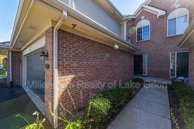 Building Photo - 420 James Cir