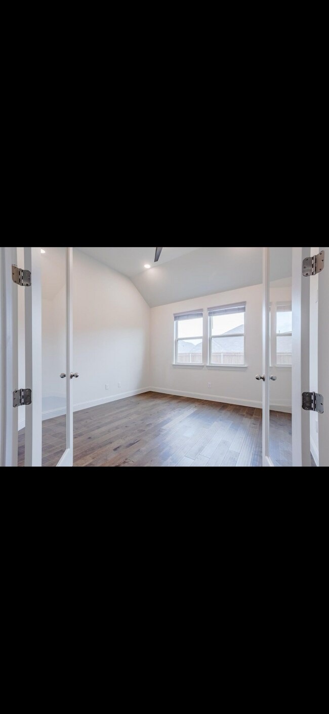 Building Photo - 2432 Open Range Dr