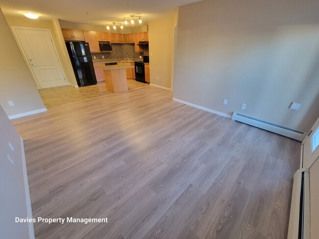 Photo du bâtiment - 7339 Terwillegar Dr S NW