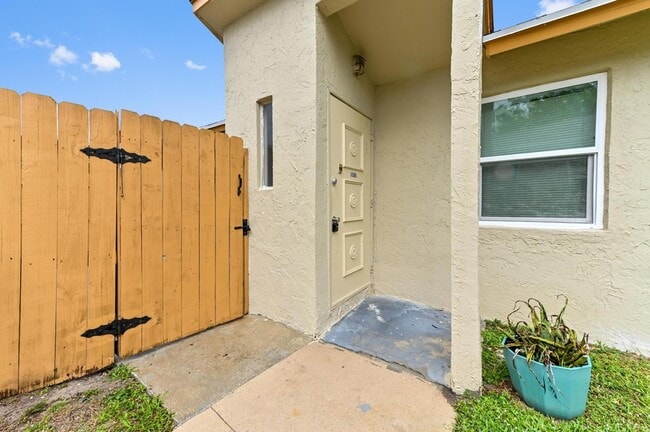 Photo - 12467 Westhampton Cir Townhome