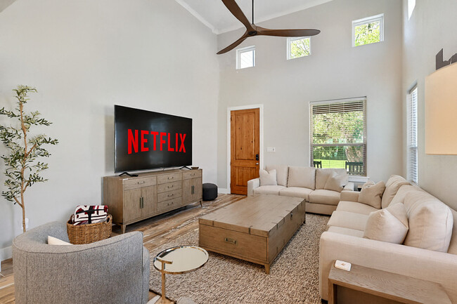 Building Photo - 105 Anderson St