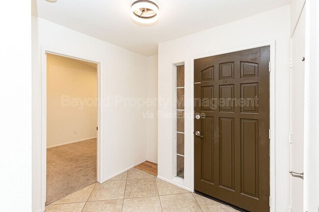 Foto del edificio - 608 Maybritt Cir