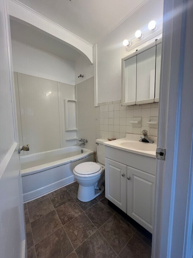 Photo - Lovely Longfield 2 Bedroom House