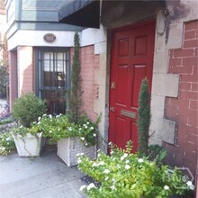 Building Photo - 335 Whitaker St
