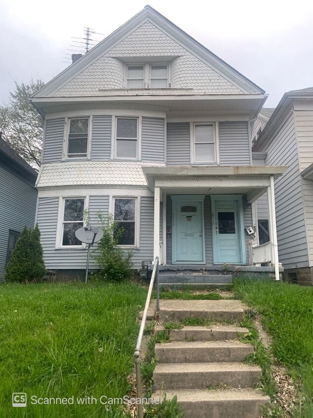 Primary Photo - 2008-2010 Wayne Ave