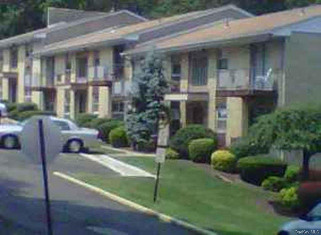 Primary Photo - 796-800-800 Brookridge Dr