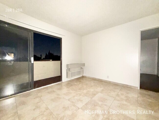 Foto del edificio - 15040 Vanowen St