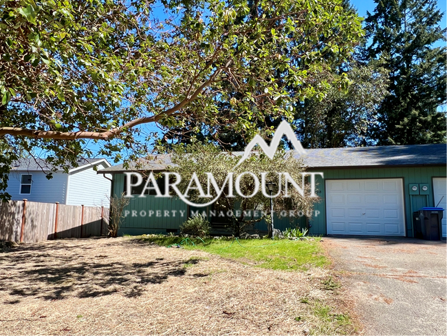 Charming 2-Bedroom Duplex with Garage! - Charming 2-Bedroom Duplex with Garage! House