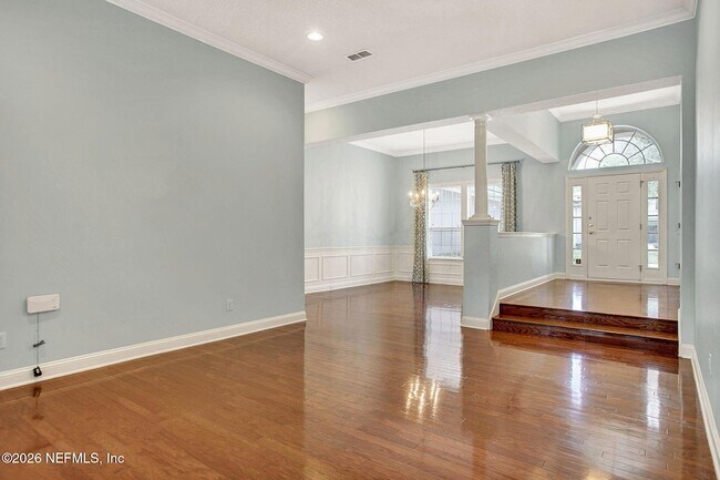 Building Photo - 1837 Forest Glen Way