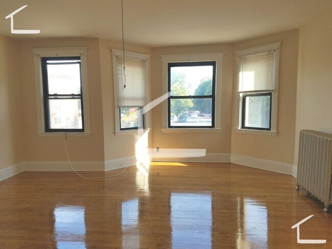 Building Photo - 4 Bed in Brighton Available NOW