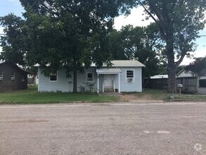 Building Photo - 216 Main St