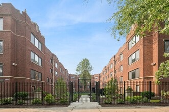 Building Photo - 1337 W Estes Ave