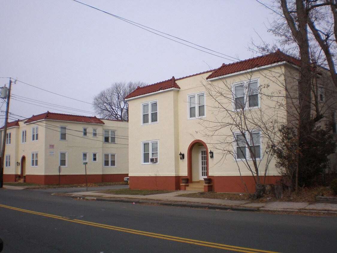 Primary Photo - Stratford Ave Apartments