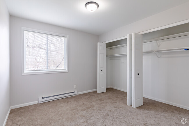 2BR, 1BA - First Bedroom - Onyx On Victoria