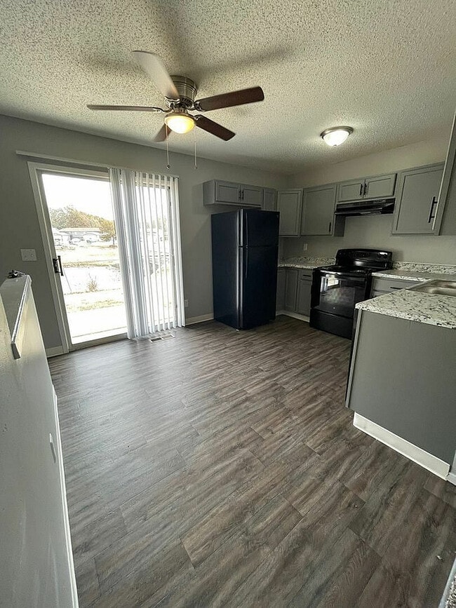 Kitchen - Parkview Townhomes