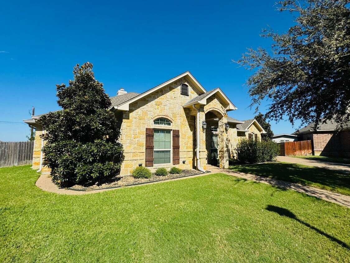 144 Ellis Farm Rd, Hewitt, TX 76643 House Rental in Hewitt, TX