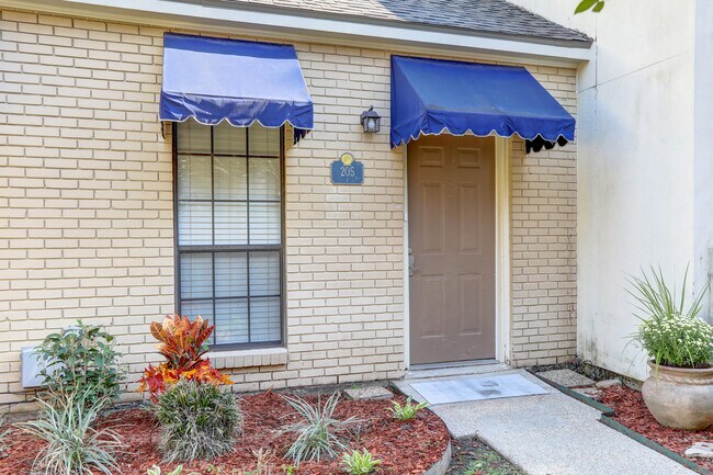 Building Photo - 205 Long Plantation Blvd
