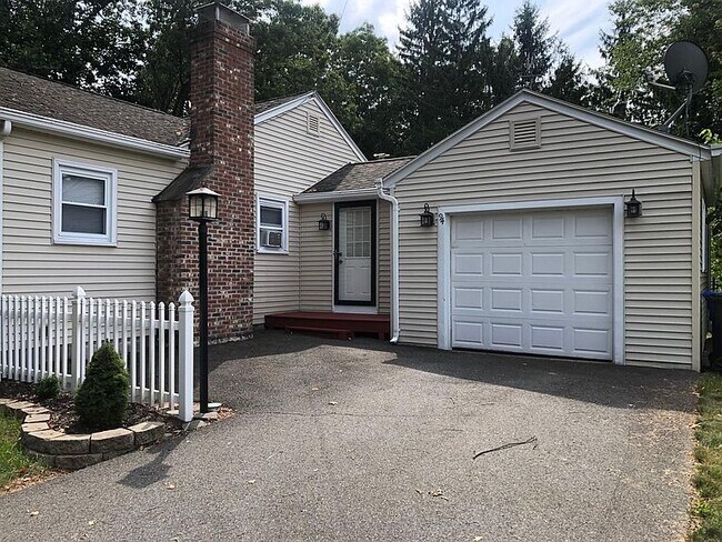 Building Photo - 94 Jonquil Dr