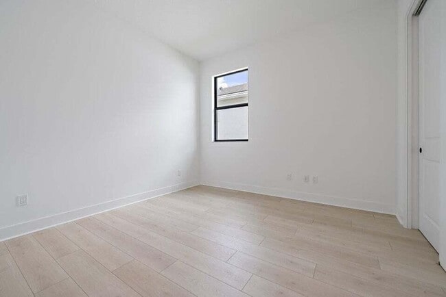 Building Photo - 13613 Le Christine Dr