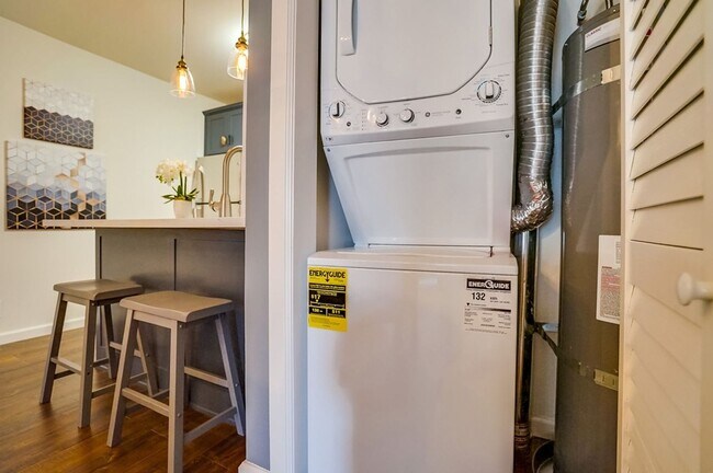 Foto del edificio - 4060 S Hoover St