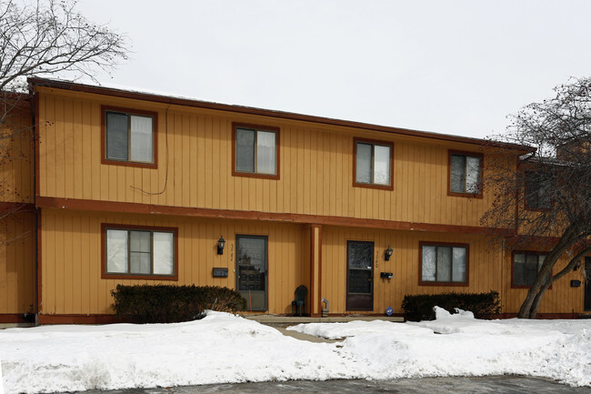 Building Photo - Last Farm Townhouses