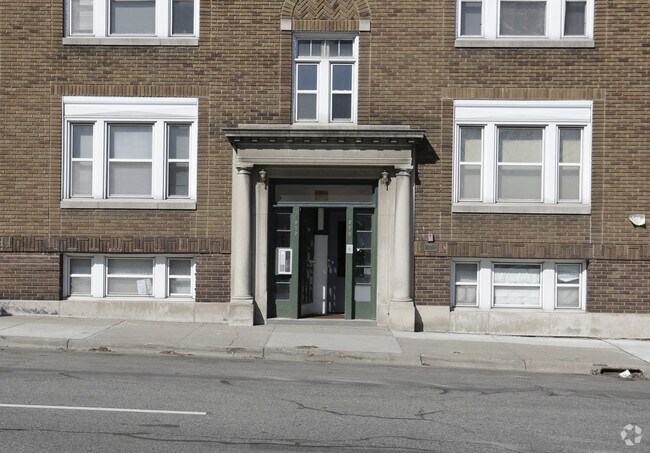 Building Photo - 1900 1st Ave S