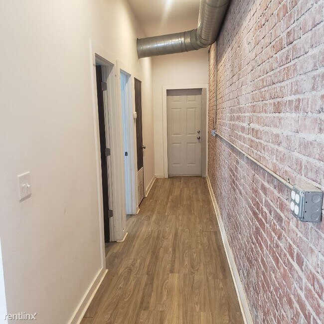 Foto del edificio - 1 br, 1 bath House - 1425 W. DOUGLAS B Unit B