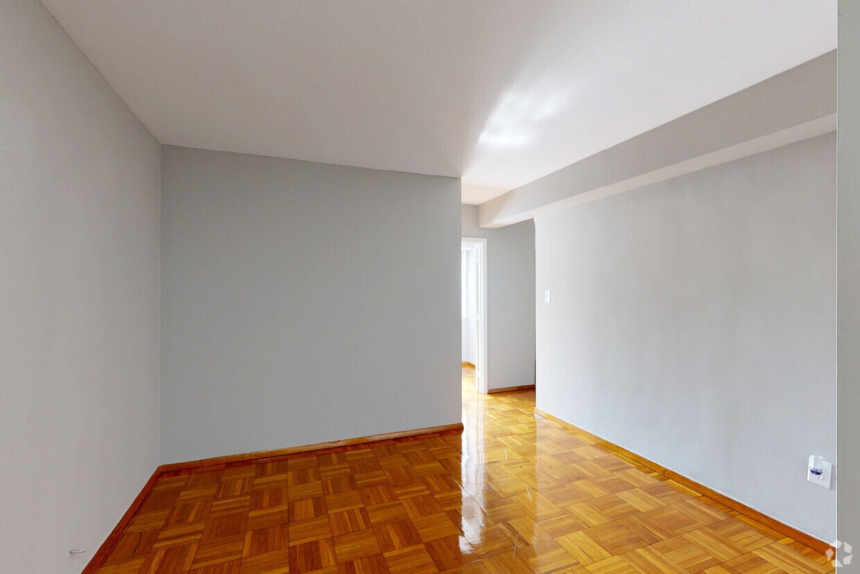 Photo - The York and Potomac Park Apartments