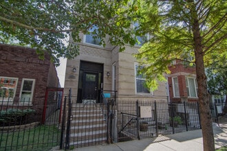 Building Photo - 1537 N Rockwell St