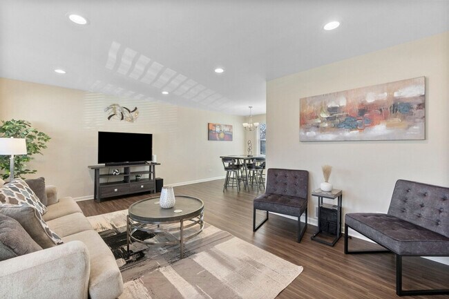 Foto del edificio - 623 Quail Run Rd